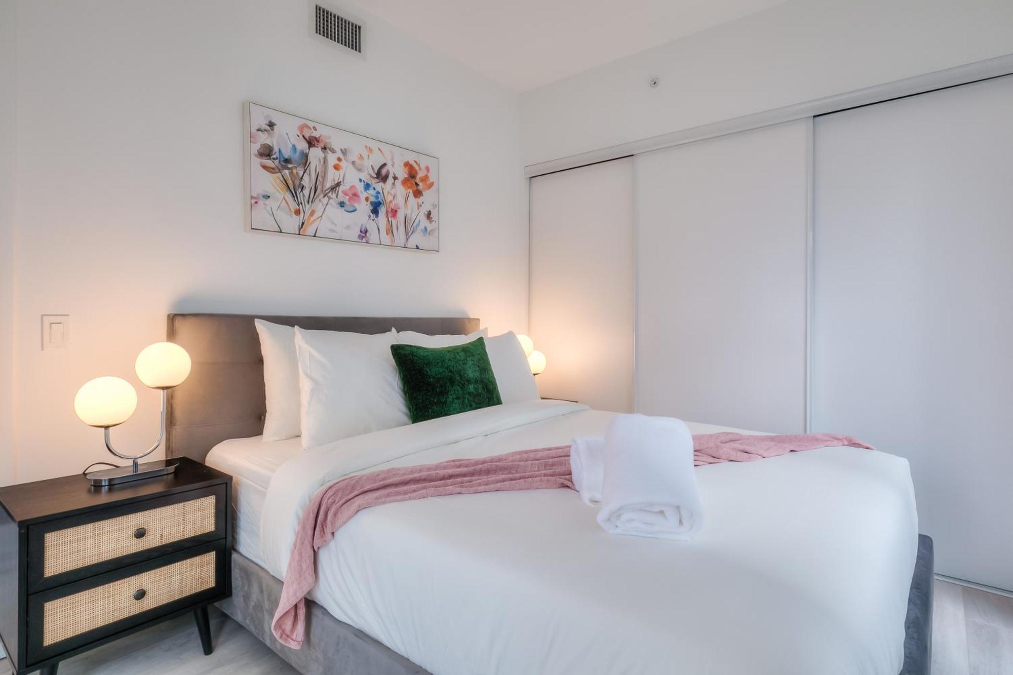Panorama Suites Downtown Toronto Dış mekan fotoğraf